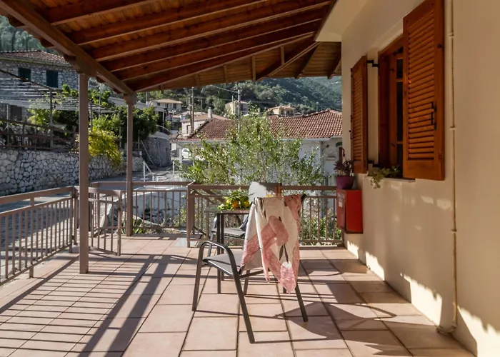 Krinos 1 Lägenhet Charadhiatika